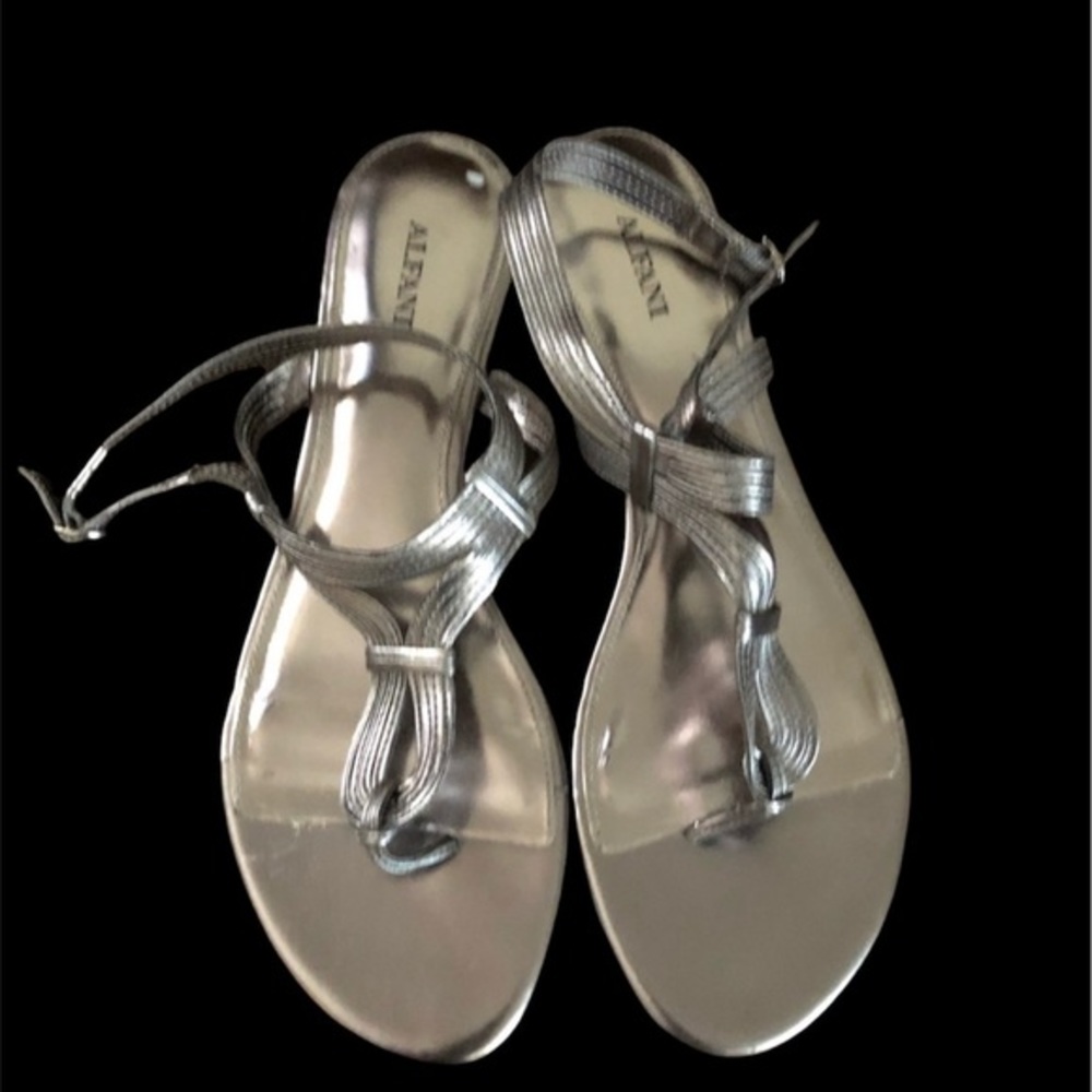 NWOB Alfani size 8.5 new  sandals
